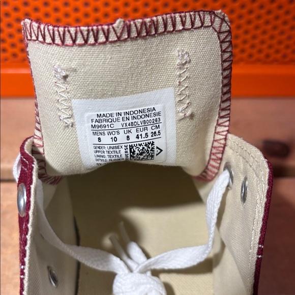 Converse Men's Chuck Taylor Maroon Low Top - Picture 7 of 11